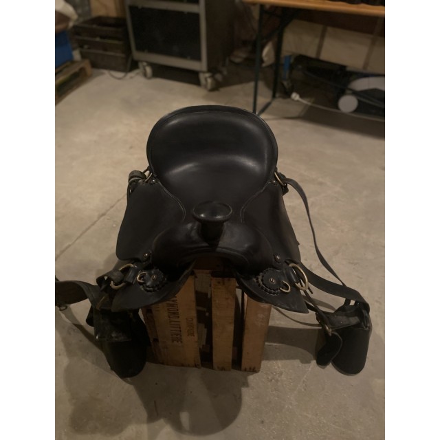 Selle orientée western