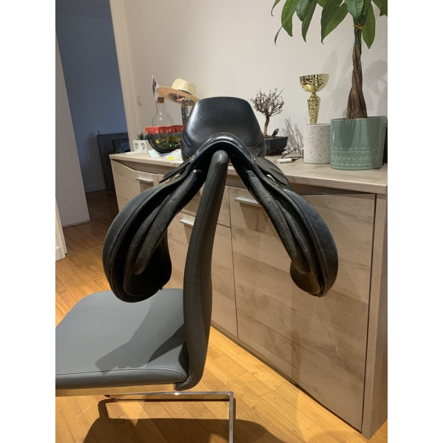 Selle mixte noir 17,5