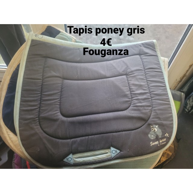 Diverse tapis de selle