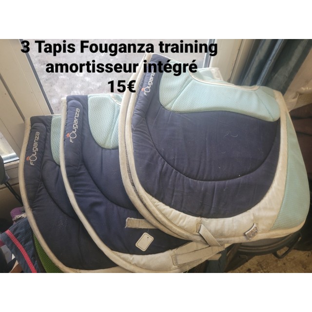 Diverse tapis de selle