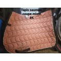 Diverse tapis de selle