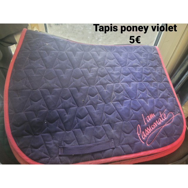 Diverse tapis de selle