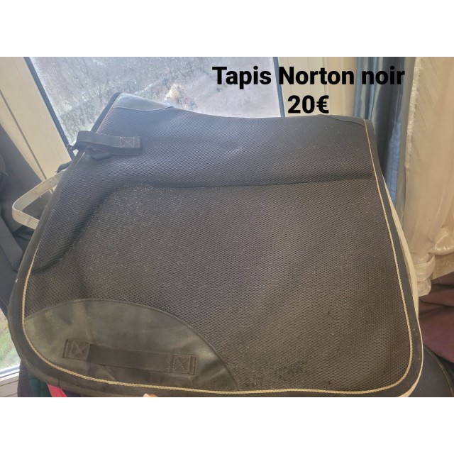 Diverse tapis de selle