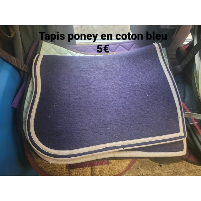 Diverse tapis de selle