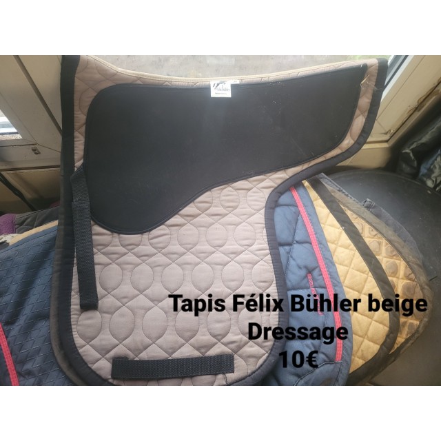 Diverse tapis de selle