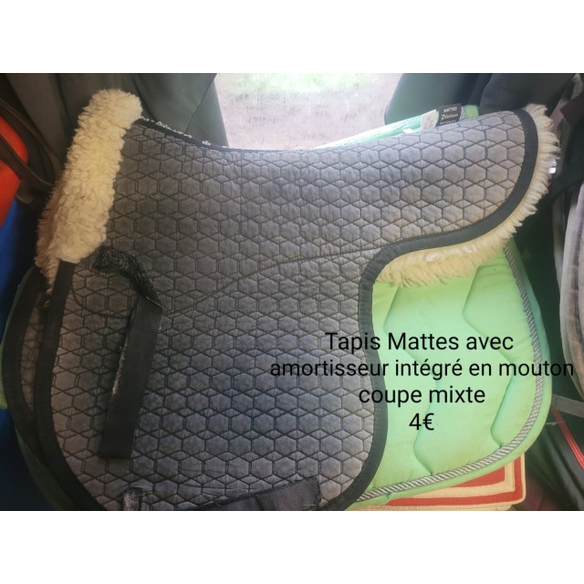 Diverse tapis de selle