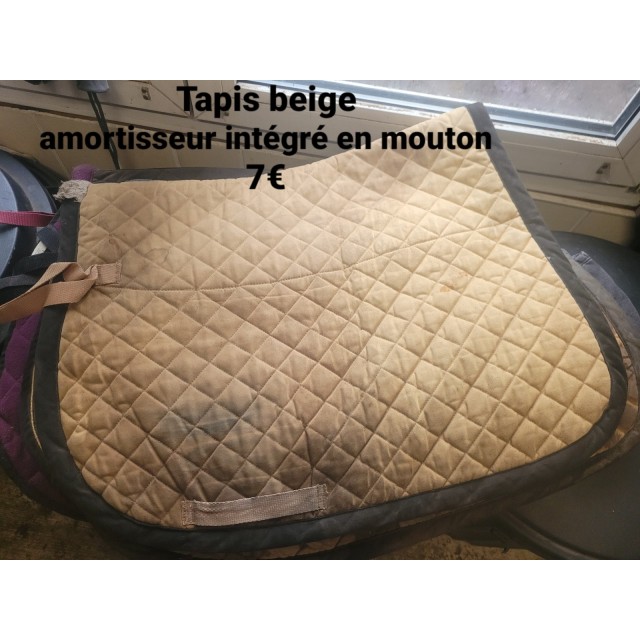 Diverse tapis de selle