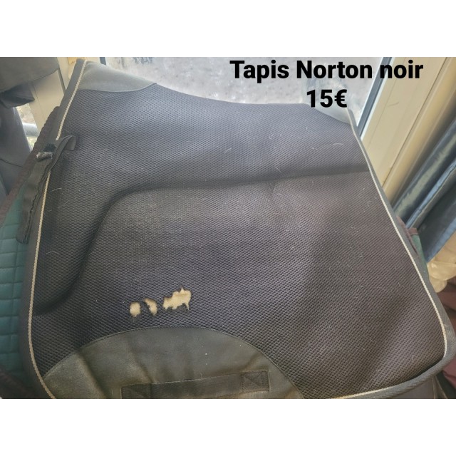 Diverse tapis de selle