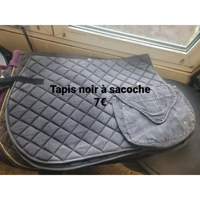 Diverse tapis de selle