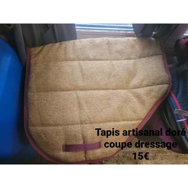Diverse tapis de selle
