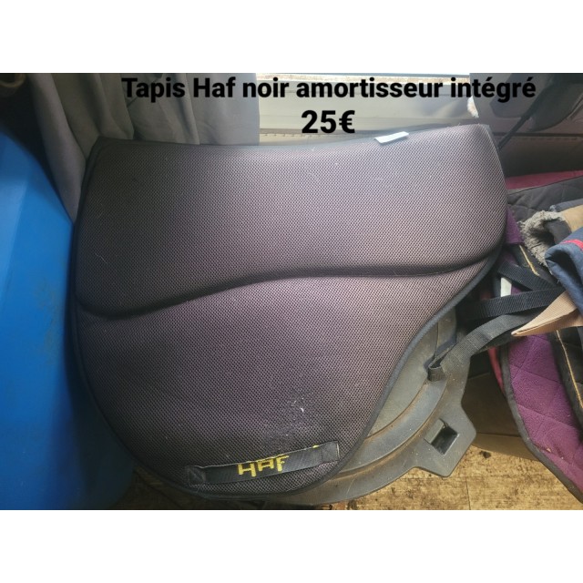 Diverse tapis de selle