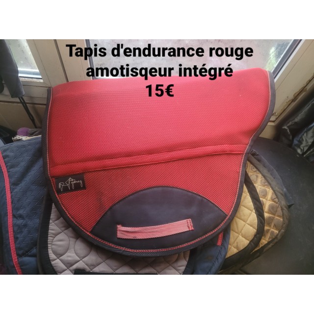 Diverse tapis de selle