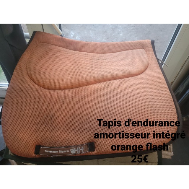 Diverse tapis de selle