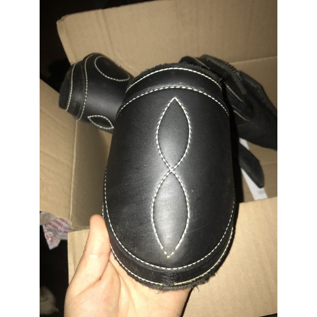 Guêtres et protèges boulets en cuir