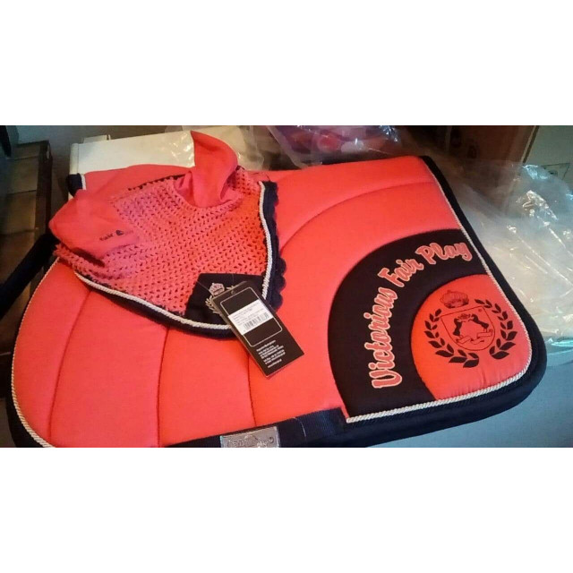 Ensemble tapis et bonnet