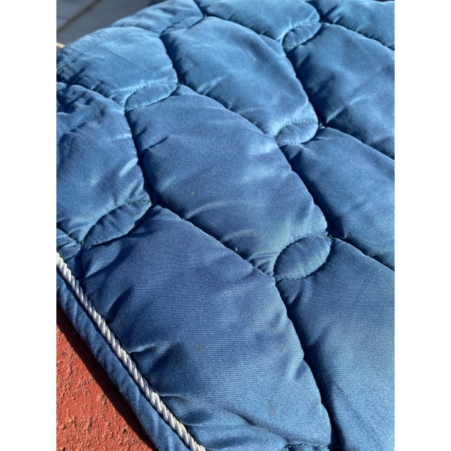 Tapis bleu