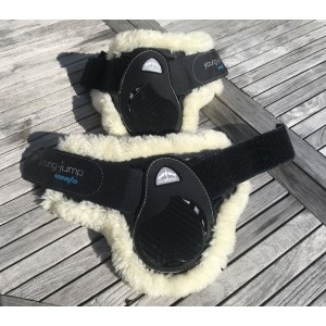 Protection veredus young jump save the sheep