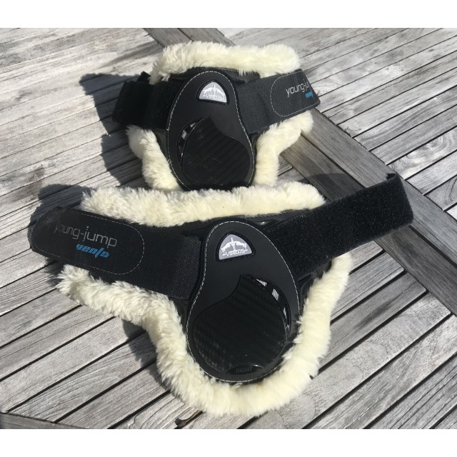 Protection veredus young jump save the sheep