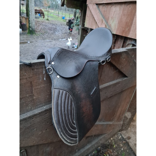 selle mixte en cuir