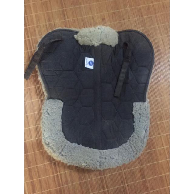 amortisseur en mouton synthétique gris