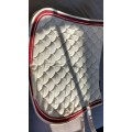 Tapis selle neuf blanc liseraie bordeaux