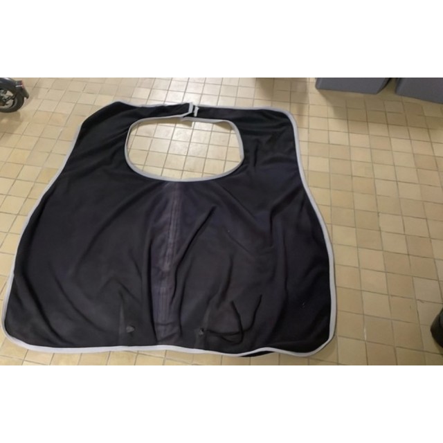 Couvre rein noir polaire