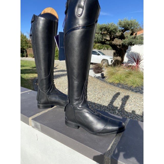BOTTES MOUNTAIN HORSE