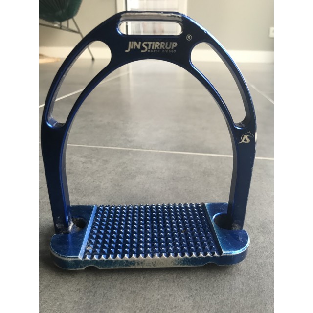 Etrier bleu electrique