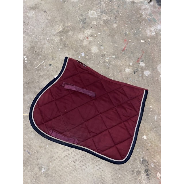 Tapis bordeaux