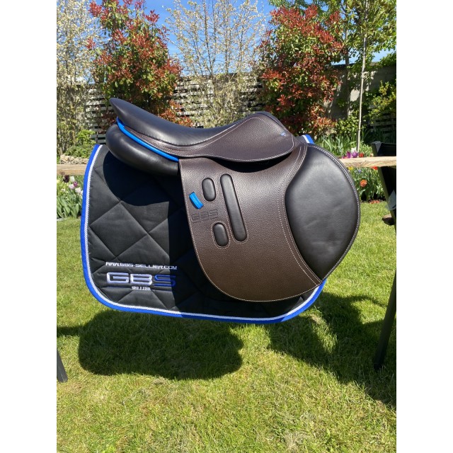 A vendre selle GBS liseré bleu GBS