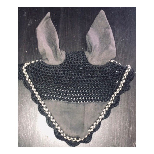 Bonnet noir et or