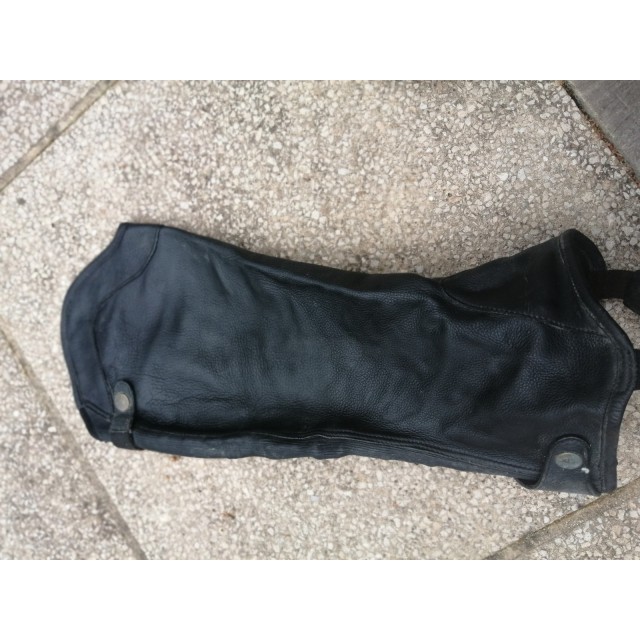 Mini chaps cuir noir