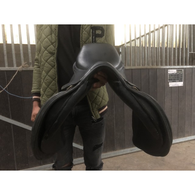 Selle mixte en cuir Henri de Rivel 16,5
