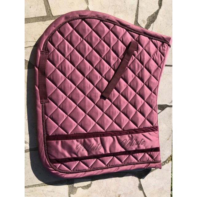 Tapis bordeaux satiné