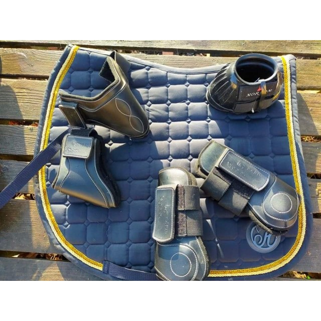 Vends ensemble tapis protection cloches