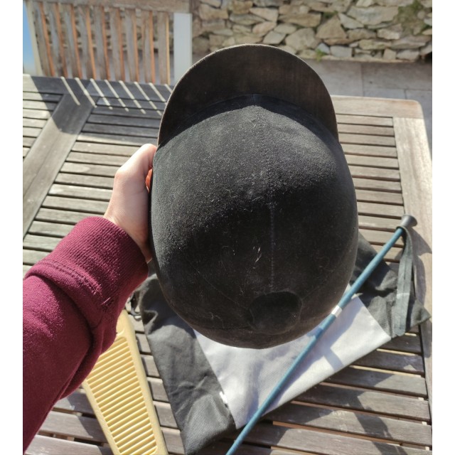 Lot bombe/ cravache/ retire-bottes