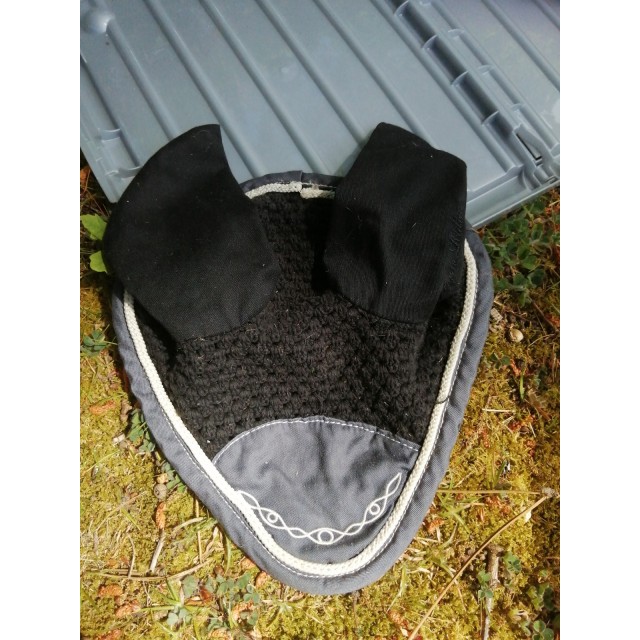bonnet cheval noir