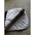 Tapis noir HAGG