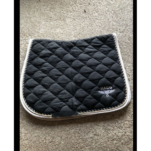 Tapis noir HAGG