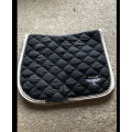 Tapis noir HAGG