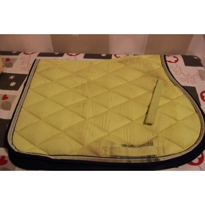 Tapis jaune