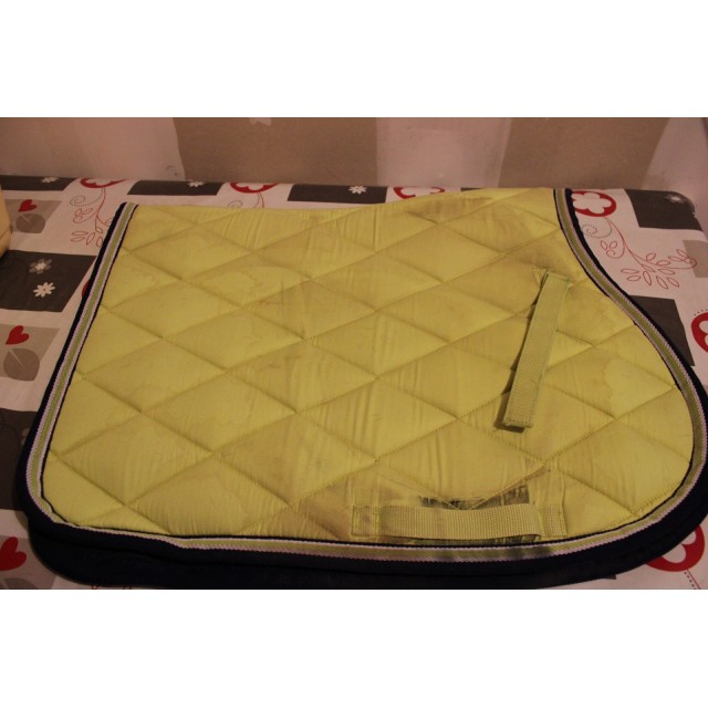 Tapis jaune
