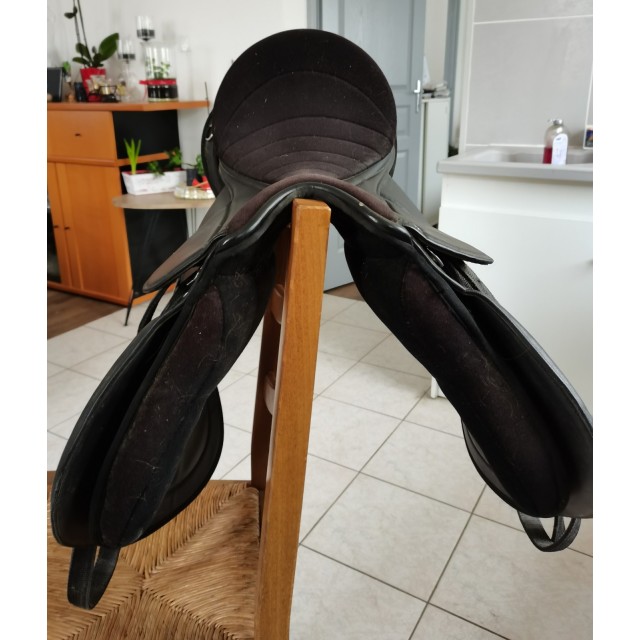 Selle norton 18 pouces + etrivières Norton