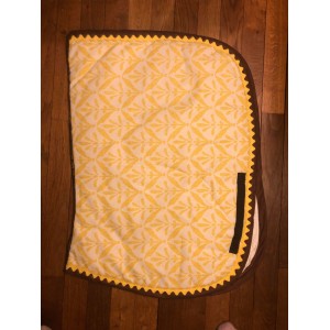 tapis fait mains jaune et marron taille cob