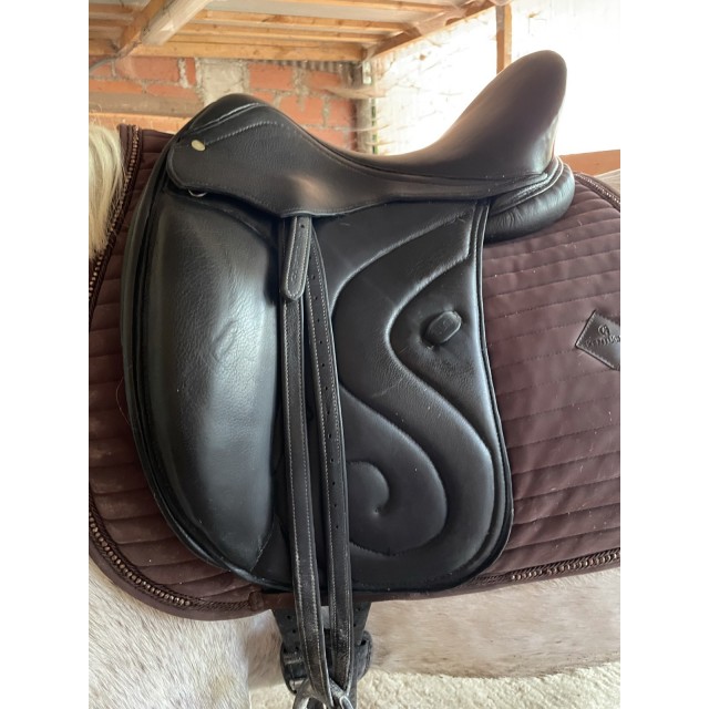 Selle de dressage