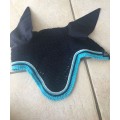 Bonnet Anna Scarpati bleu marine et turquoise taille cheval
