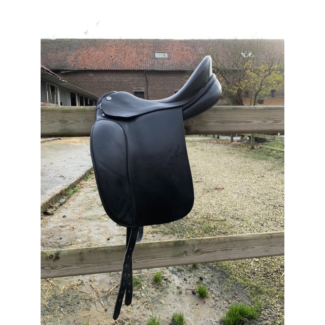 Selle de dressage Otto Schumacher Dynamic SF 16,5 de 2011