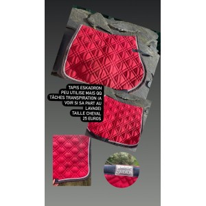 Tapis de selle rouge