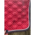 Tapis de selle rouge