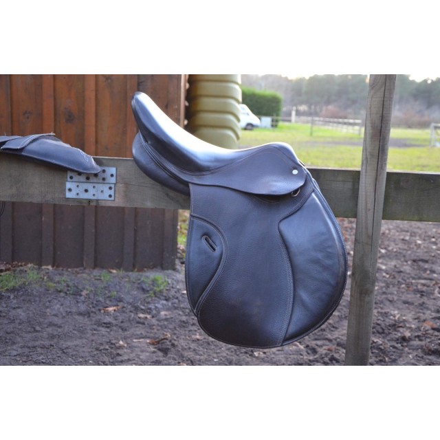 Selle mixte en cuir 17,5